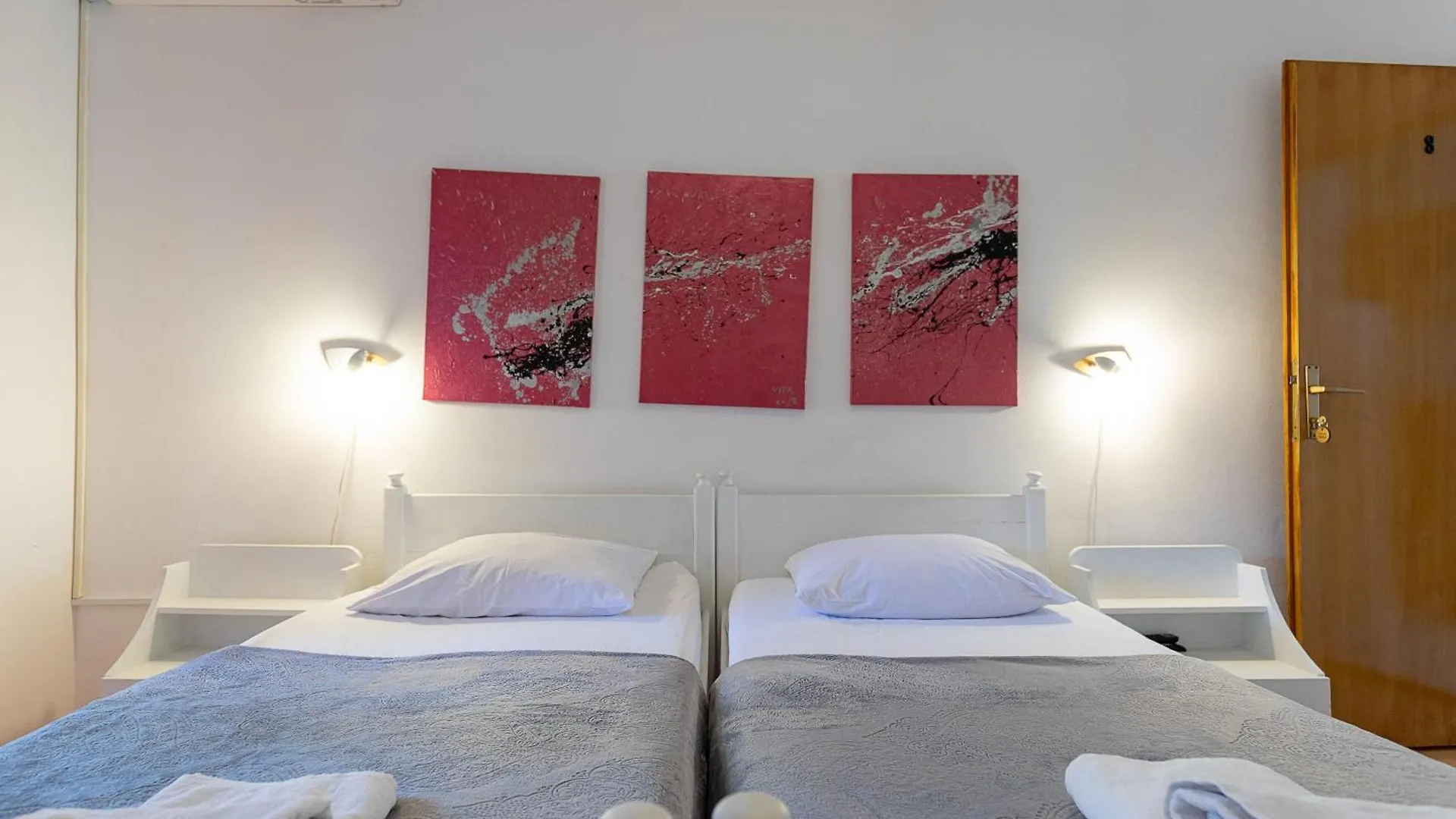 Tinka, Apartment No 8 Starigrad Paklenica Croatia