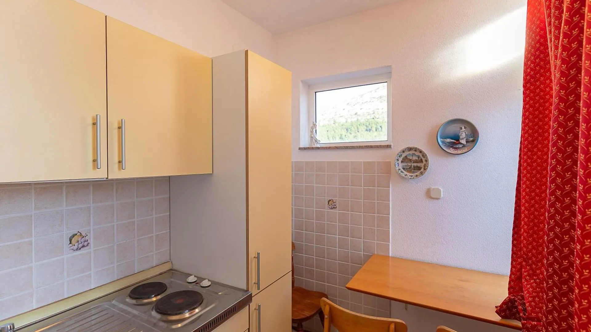 Tinka, Apartment No 8 Starigrad Paklenica