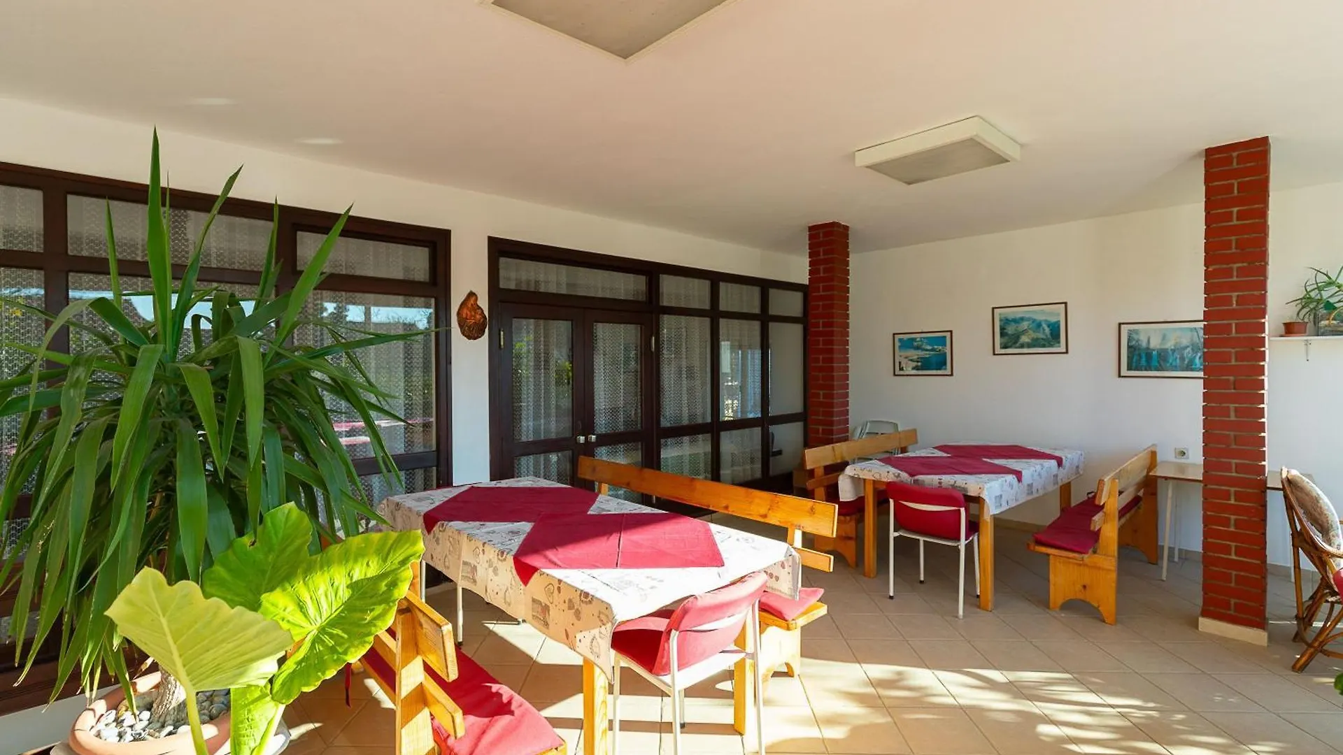 Tinka, Apartment No 8 Starigrad Paklenica